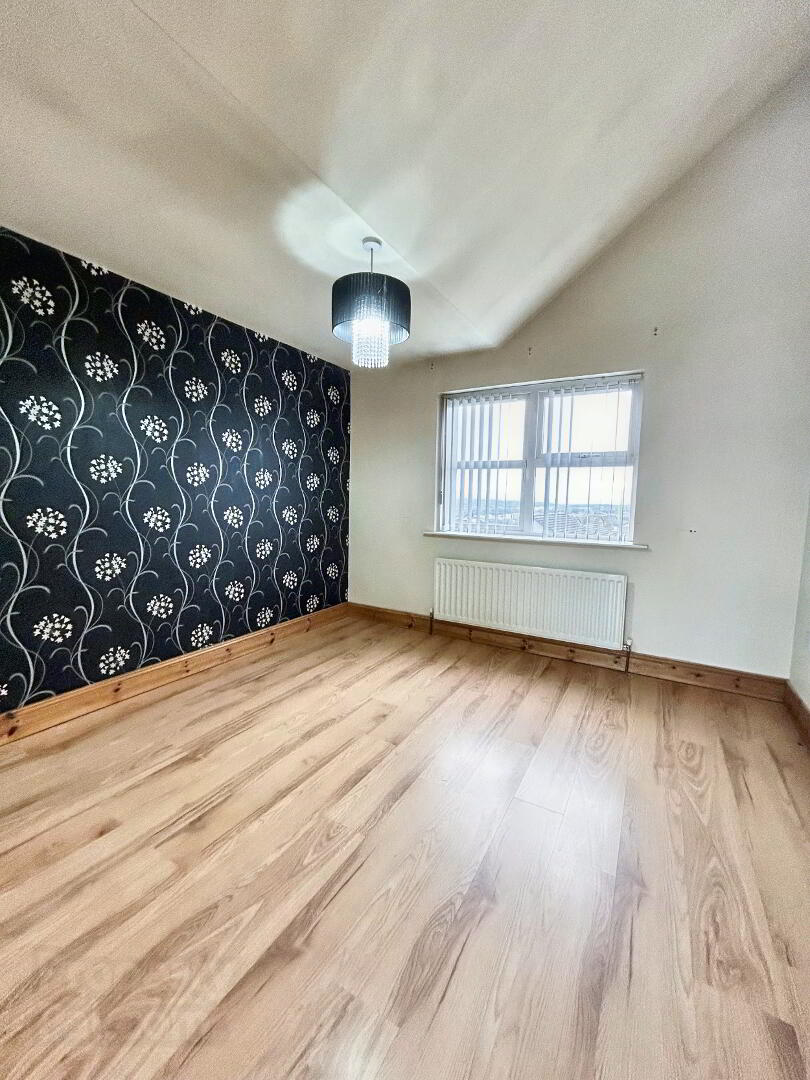 47 Woodside Heights 8 of 12