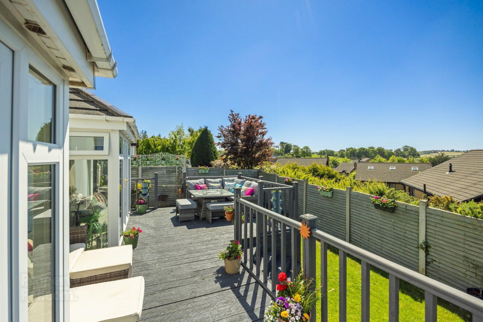 39 Royal Lodge Avenue 27 of 28
