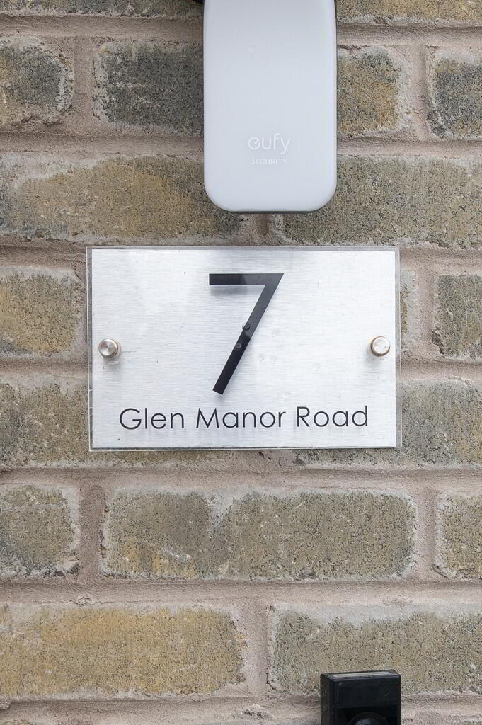 7 Glen Manor Road