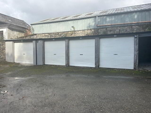 Garages, Chamberlain Street