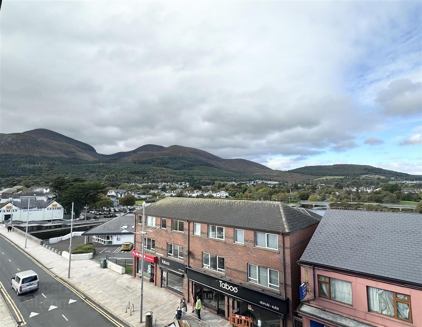 D12 Waterfoot, 106 Main Street 10 of 11