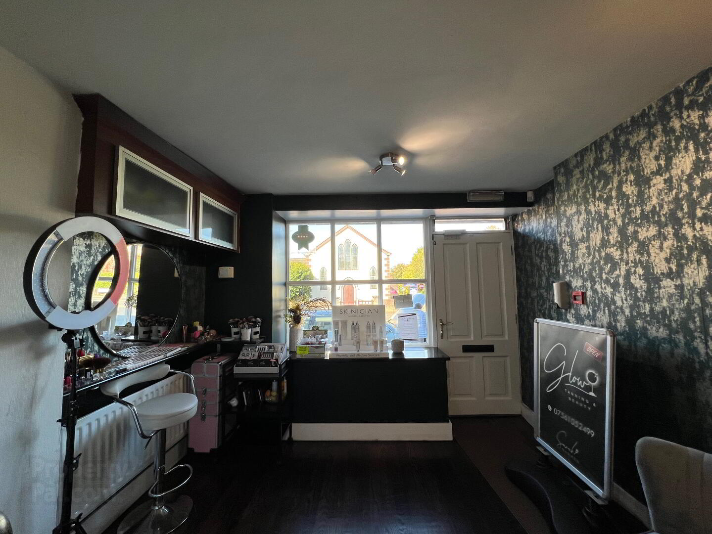 Fully Furnished Beauty Salon, 37 Church Street 6 of 23