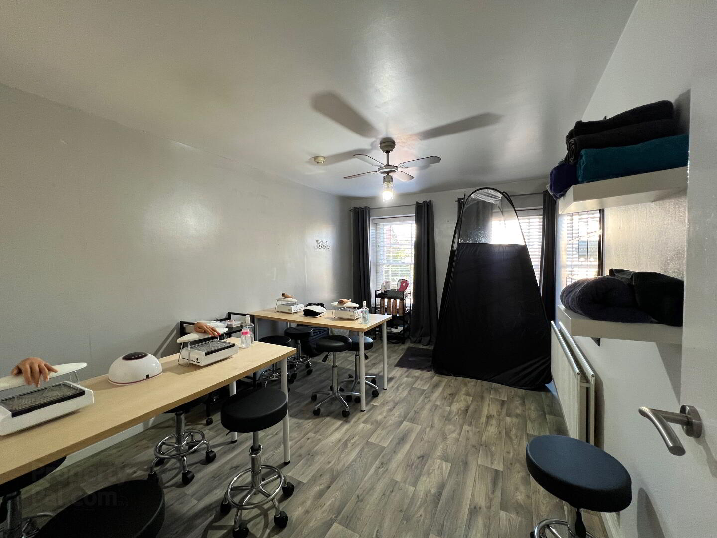 Fully Furnished Beauty Salon, 37 Church Street 22 of 23