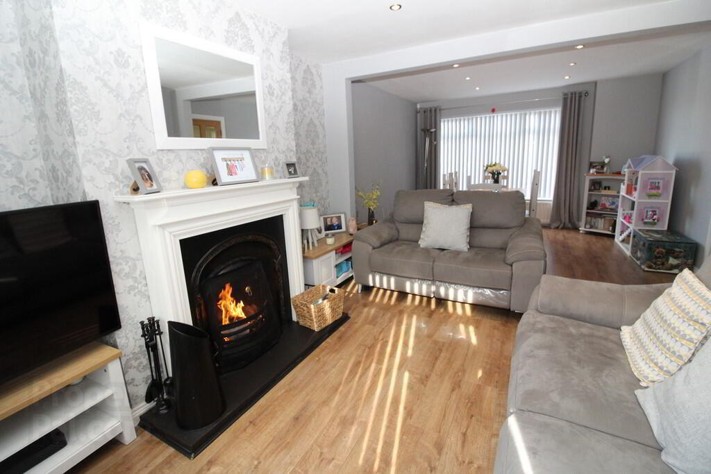 22 Ferndale Road 4 of 14