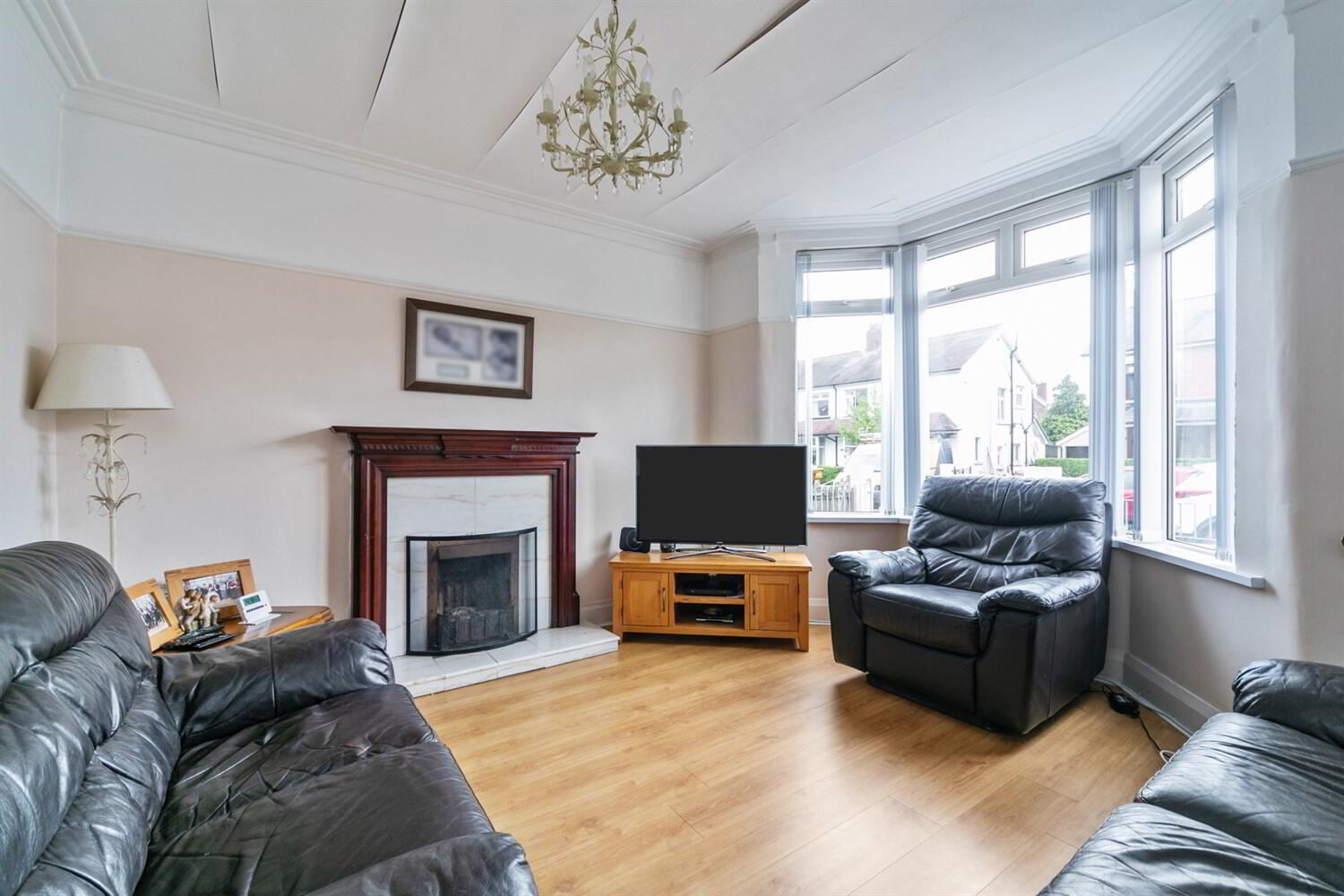 5 Upton Avenue 4 of 18