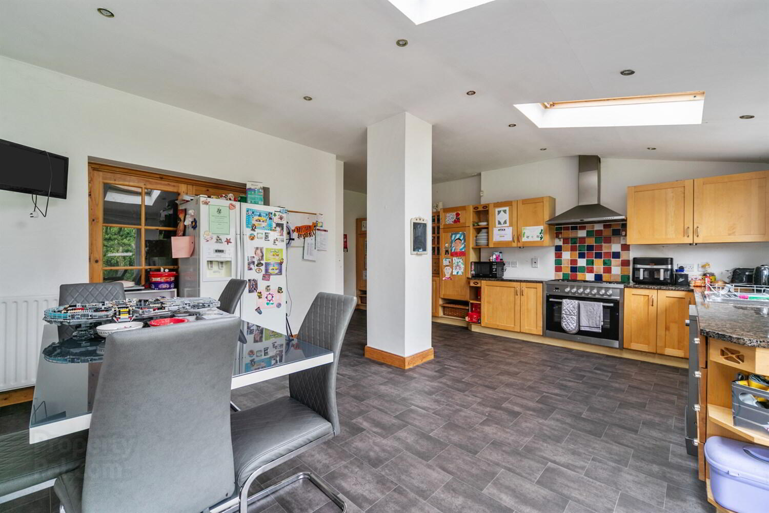 5 Upton Avenue 6 of 18