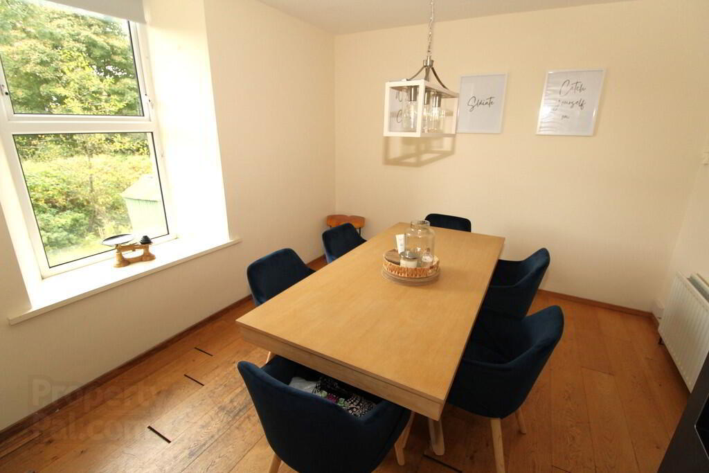 5 Old Mill Crescent 5 of 17