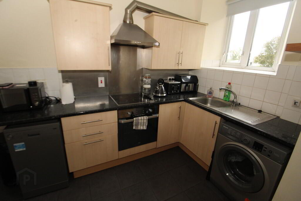 5 Old Mill Crescent 7 of 17