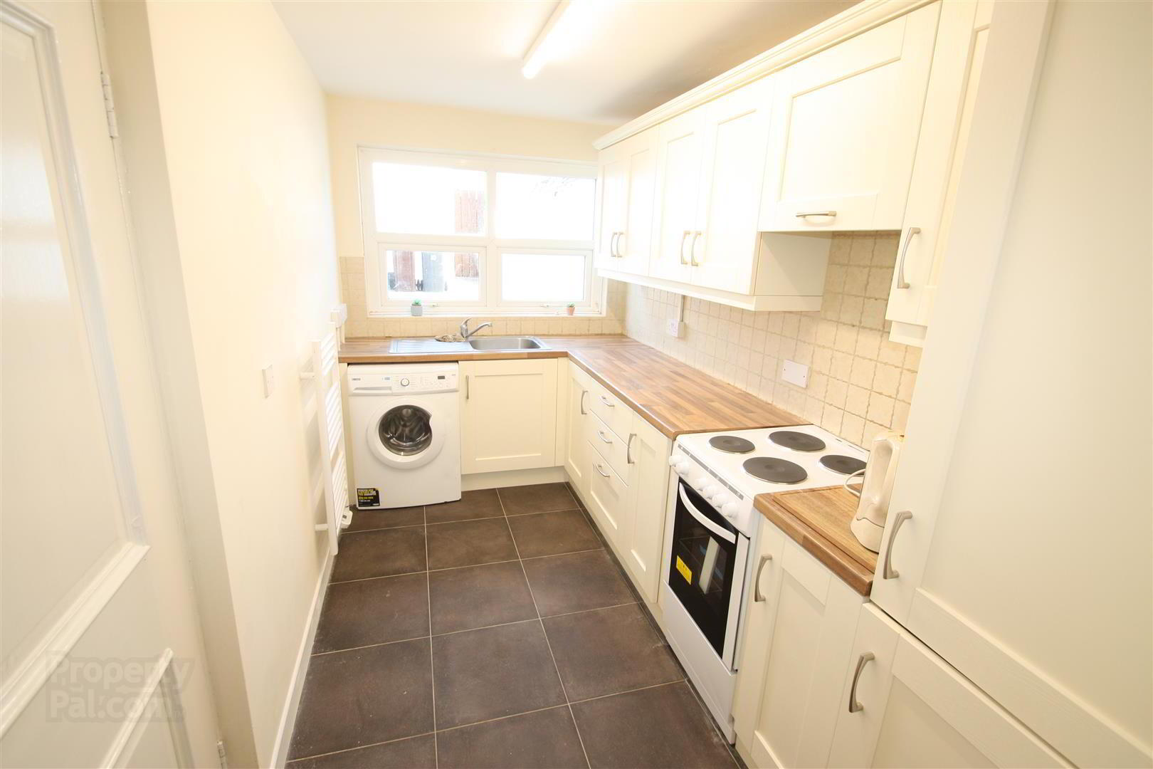 10 Belfast Road 8 of 19