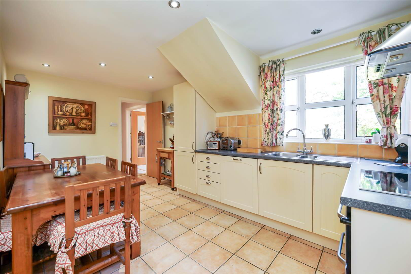 7 Penthouse, Bayside Apartments, 24 Ballyholme Road 6 of 15