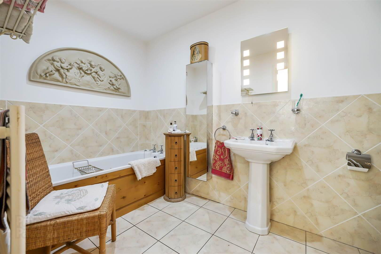7 Penthouse, Bayside Apartments, 24 Ballyholme Road 11 of 15