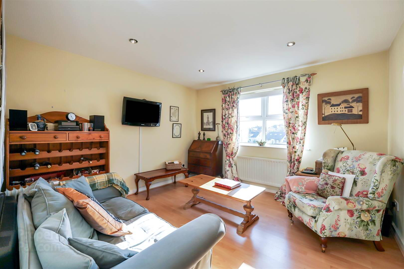 7 Penthouse, Bayside Apartments, 24 Ballyholme Road 13 of 15