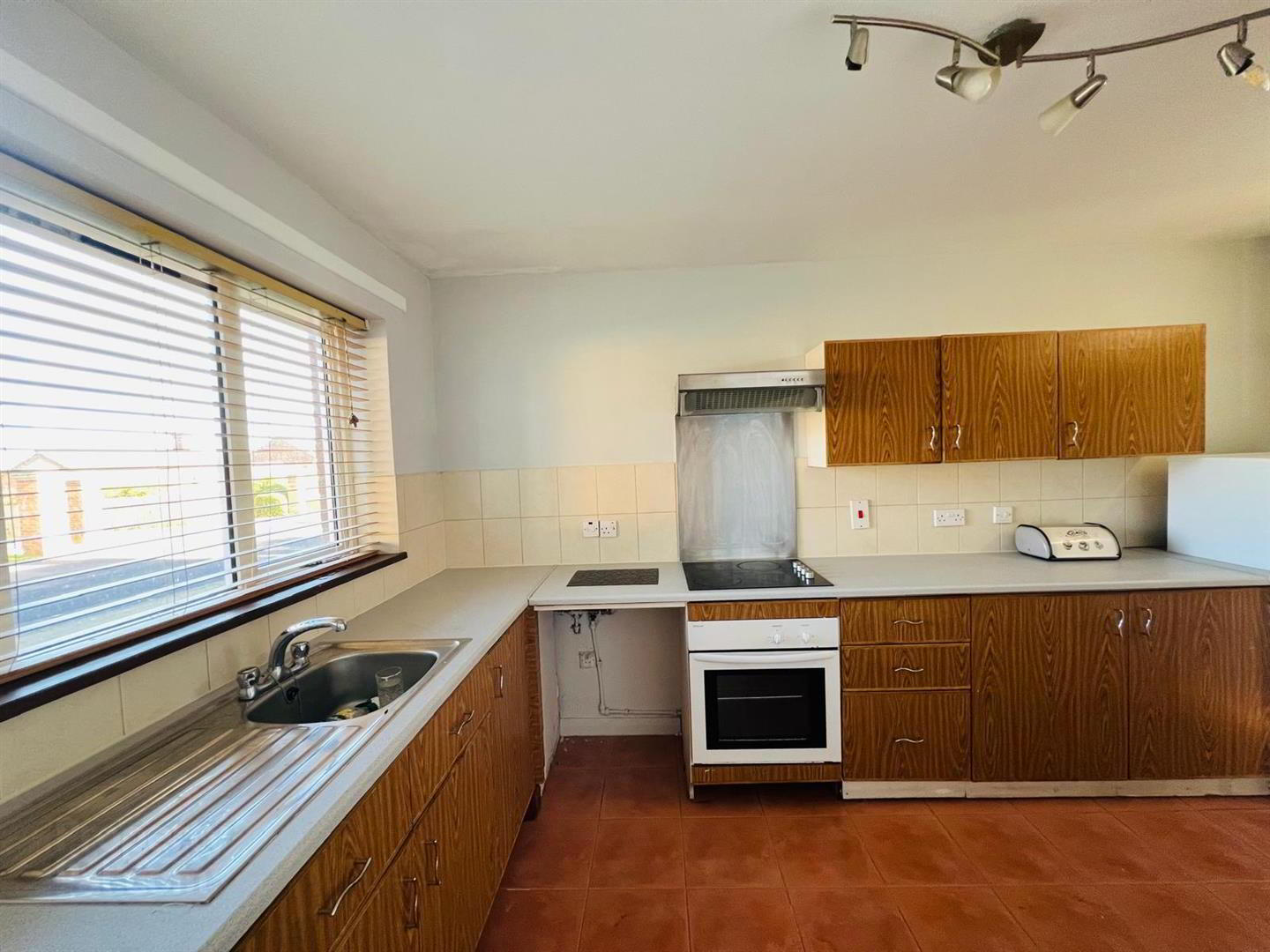 14 Farland Way 4 of 11