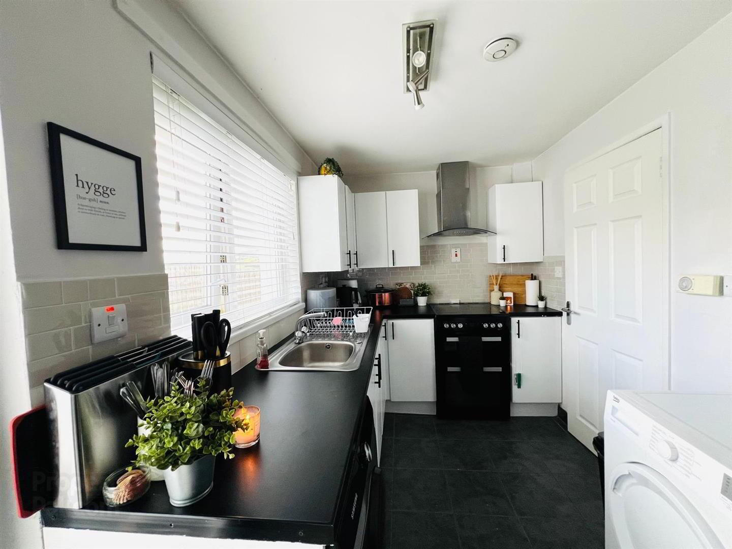 16 Bluebell Avenue 7 of 20