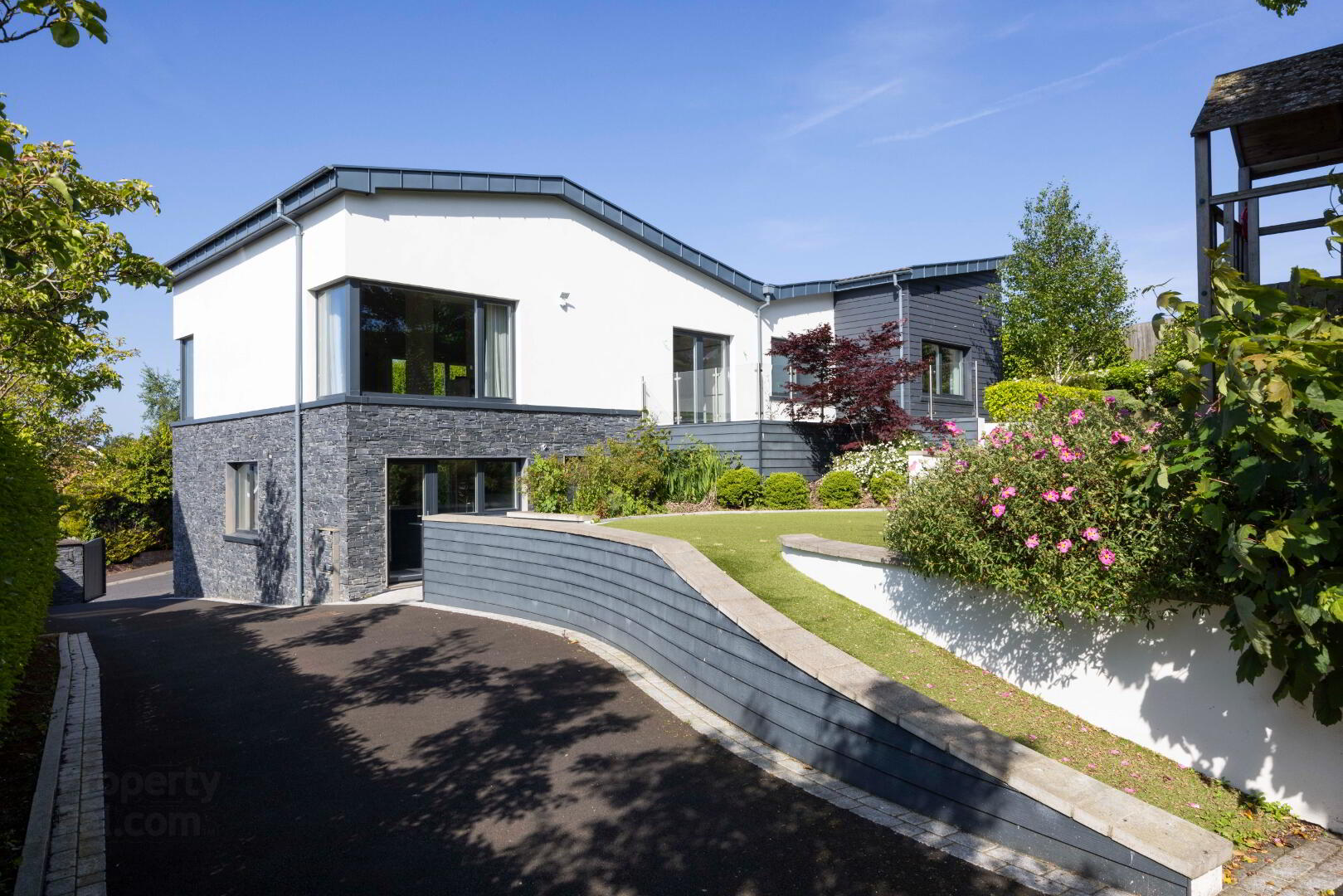 2 Kintyre Avenue 3 of 43