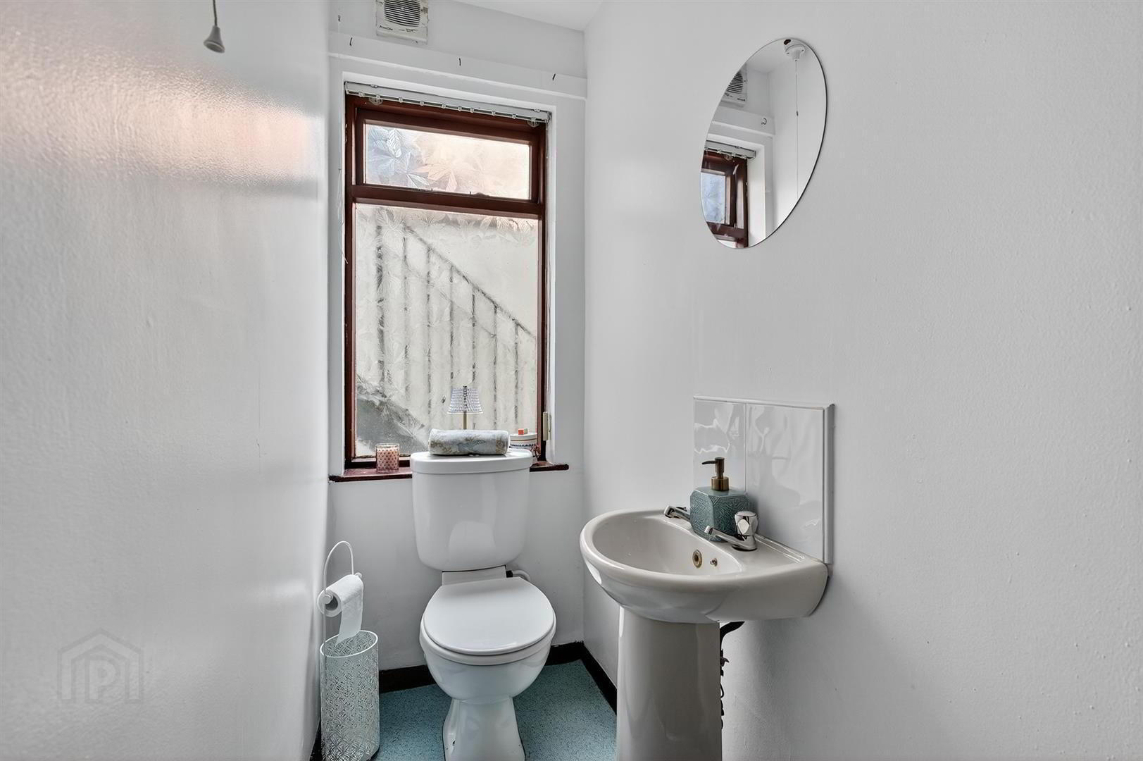 75 Wellesley Avenue ( Converted Into Two Apartments) 10 of 20