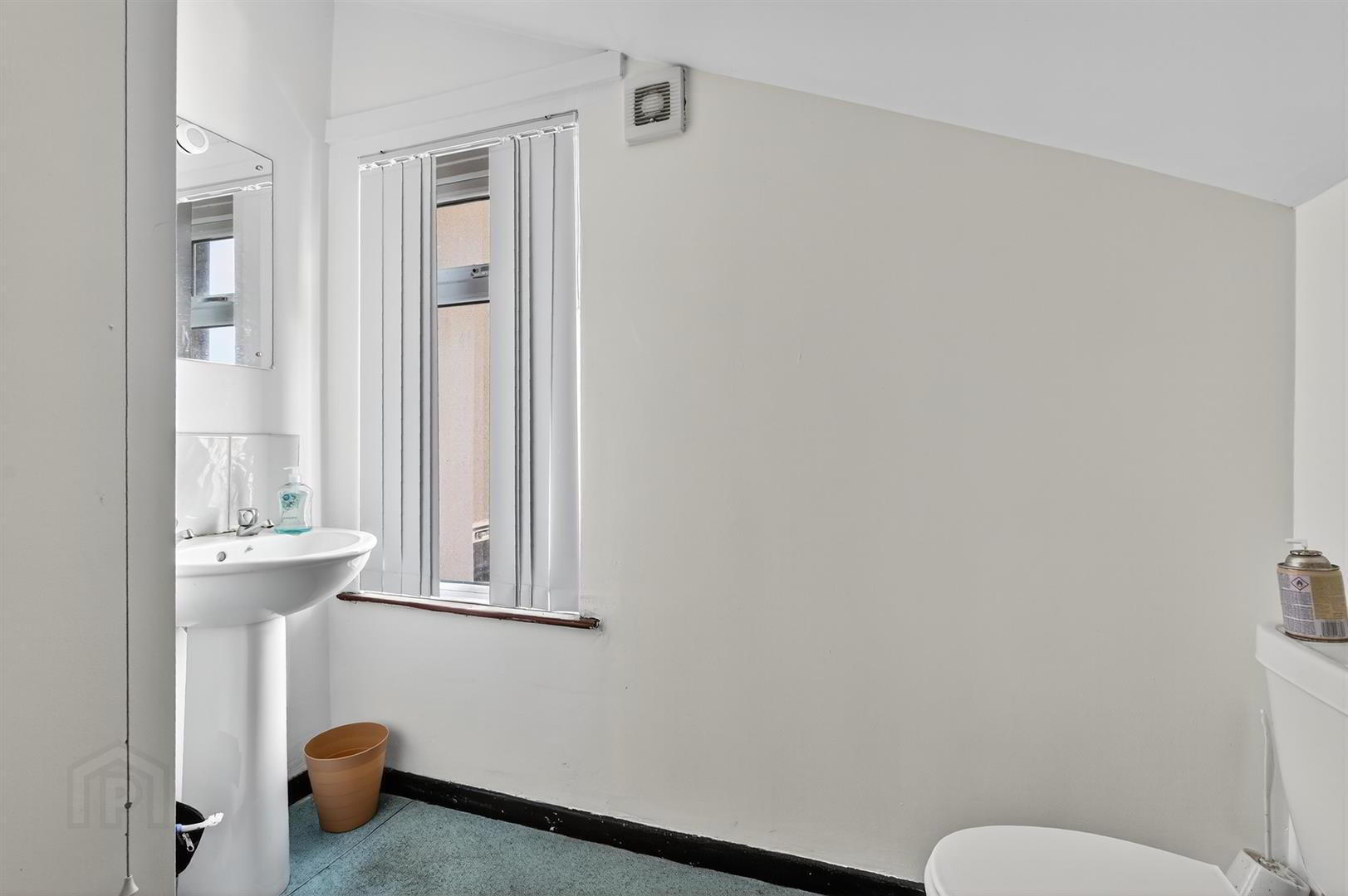 75 Wellesley Avenue ( Converted Into Two Apartments) 18 of 20