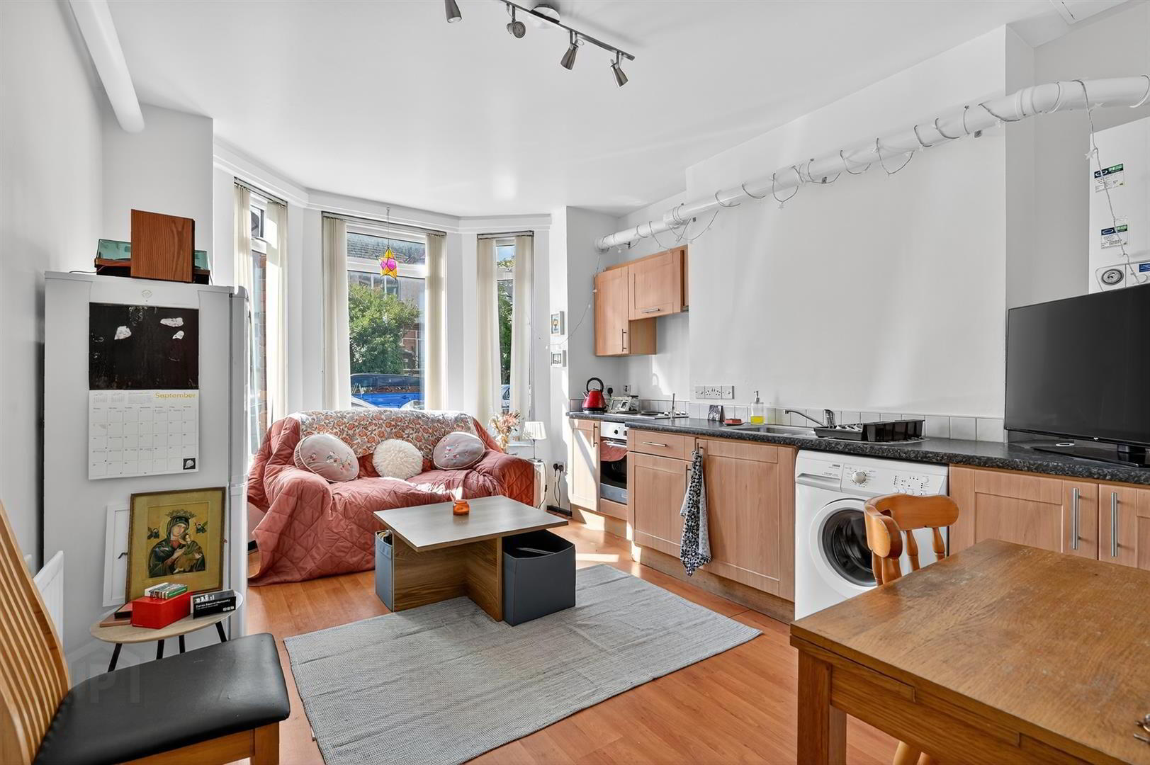 75 Wellesley Avenue ( Converted Into Two Apartments) 4 of 20