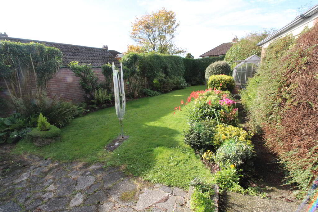 47 Glebe Road West 13 of 16