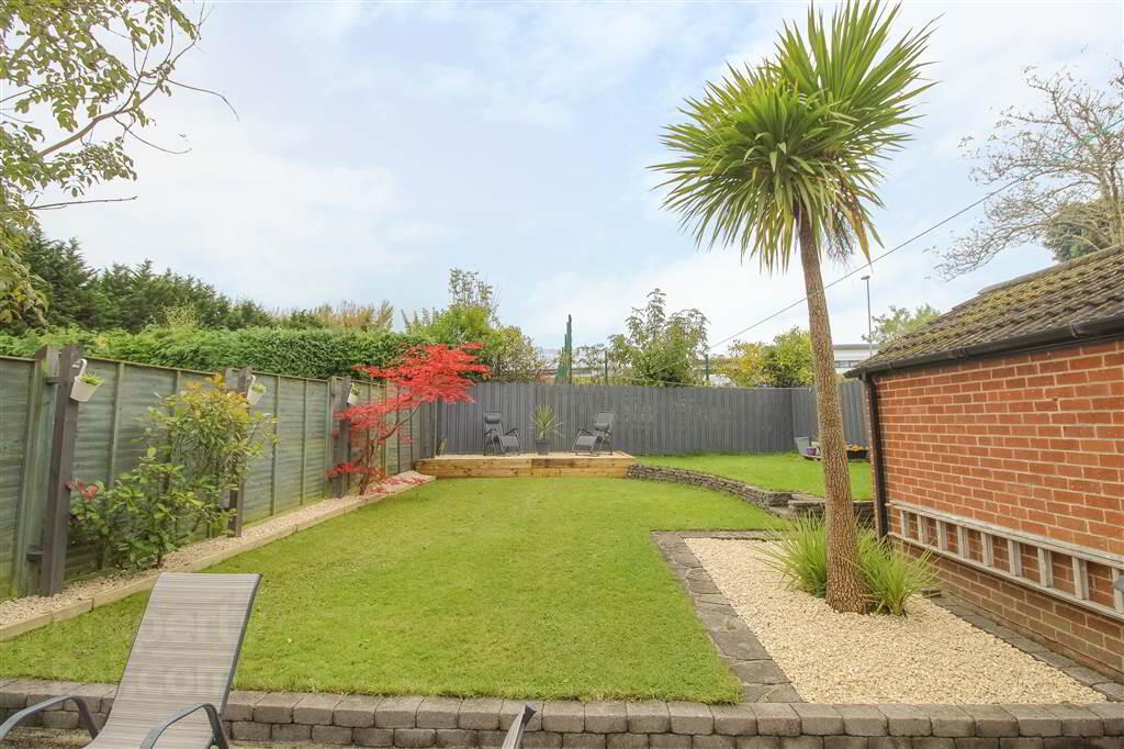17 Kingswood Park 17 of 19