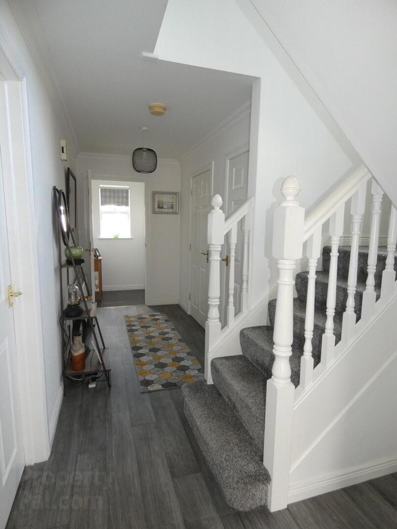 5 Wallace Crescent 17 of 38