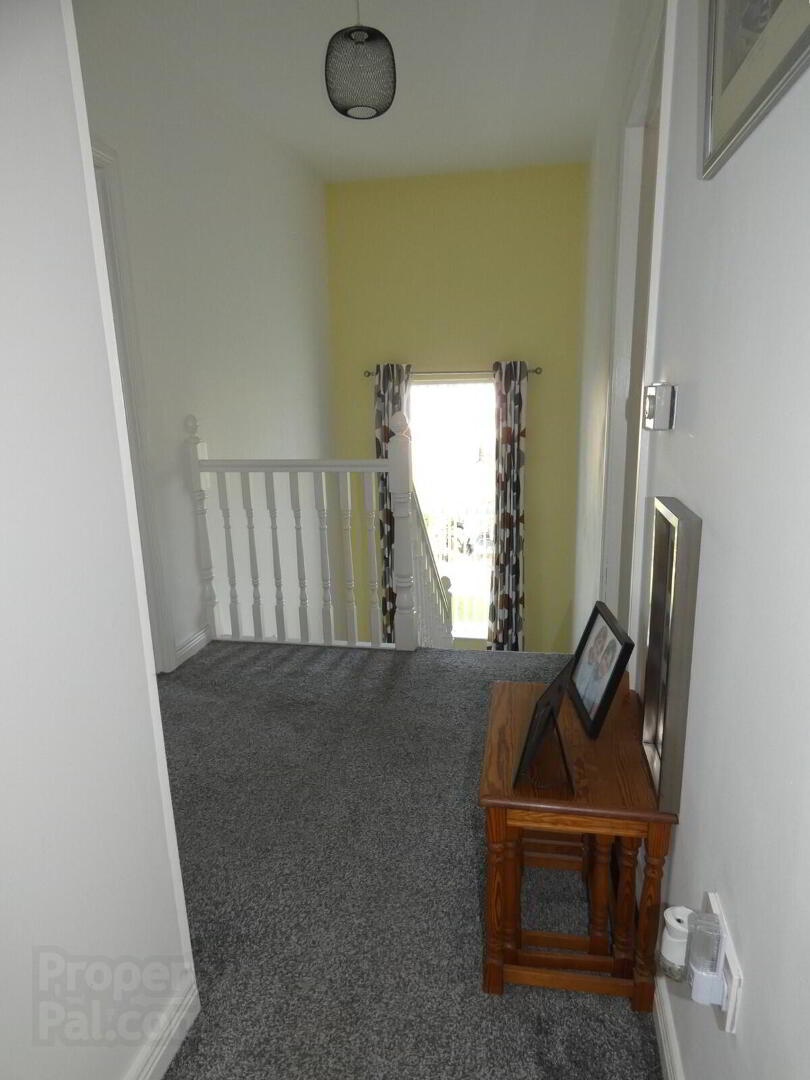 5 Wallace Crescent 22 of 38