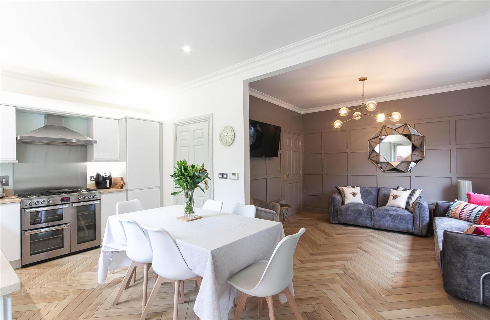 16 Holland Park 10 of 34