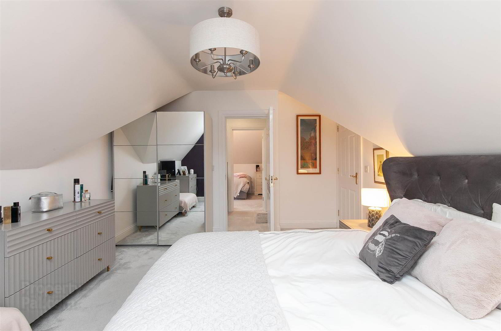 16 Holland Park 30 of 34