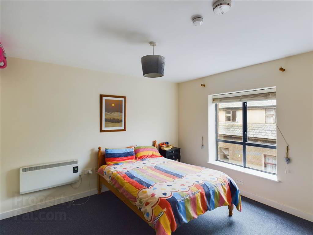 24 Bridgeview Court 4 of 6