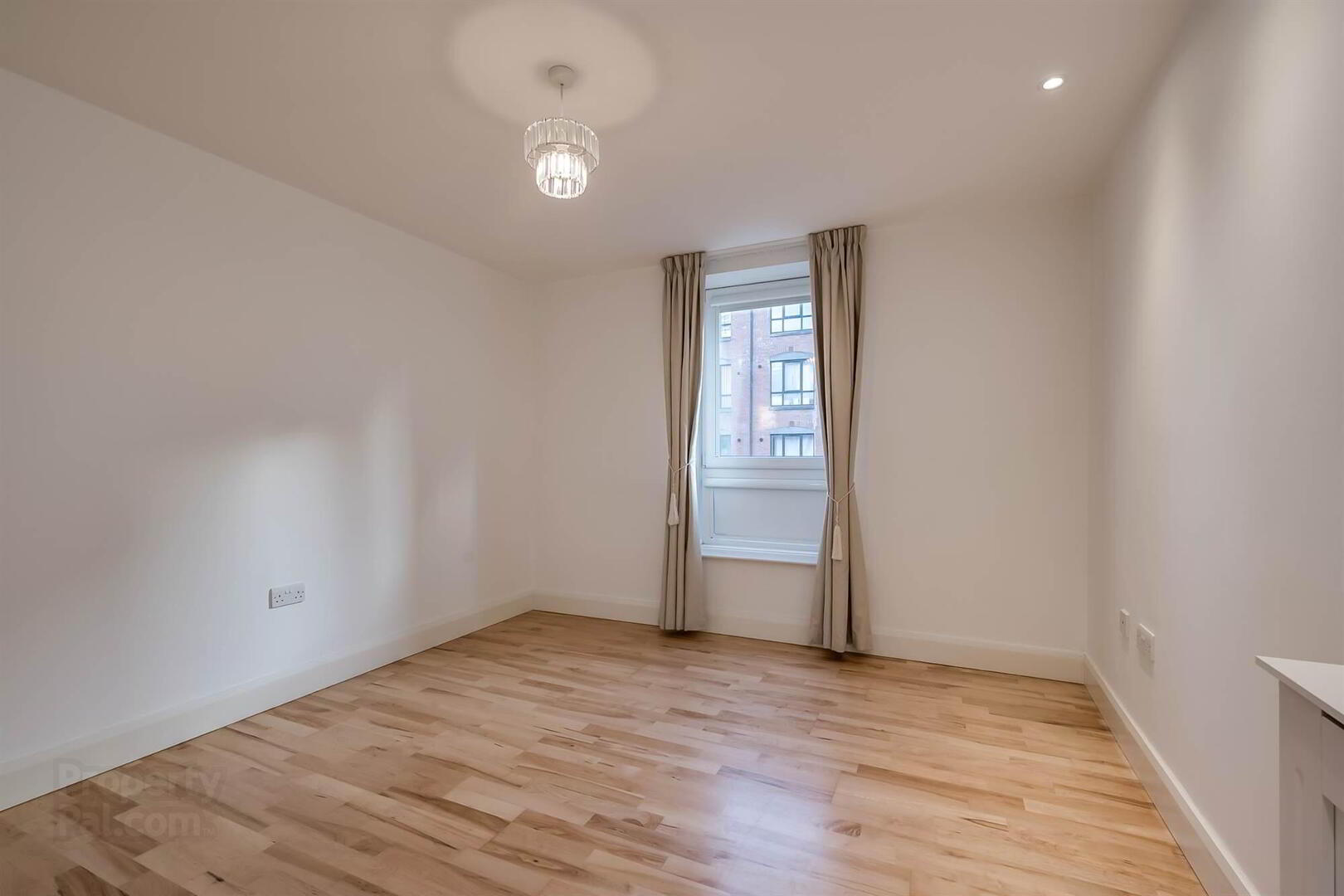 C2.4 Apartment, Whitehall Square, 181 Sandy Row 8 of 11