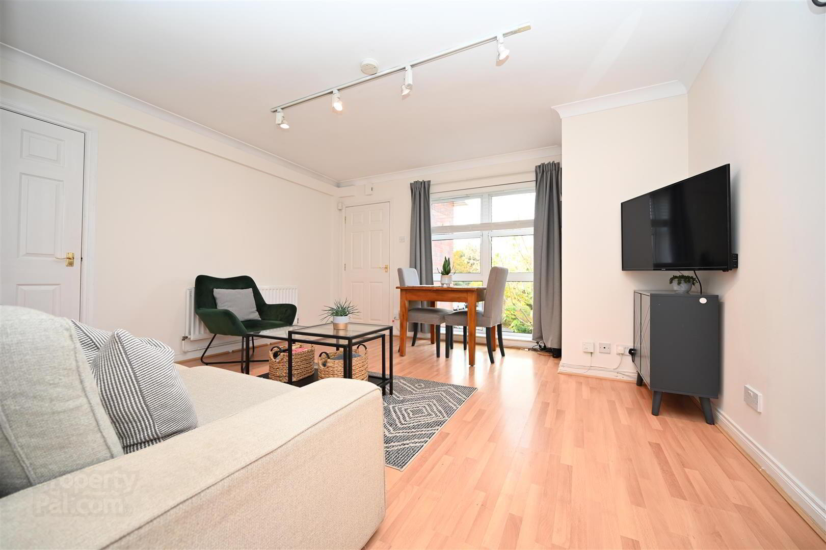 54 Ardenlee Crescent 4 of 10