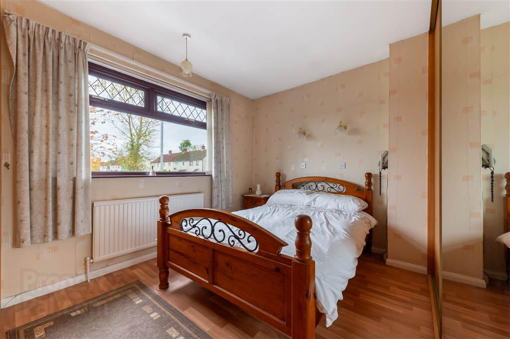 8 Benmore Drive 12 of 18