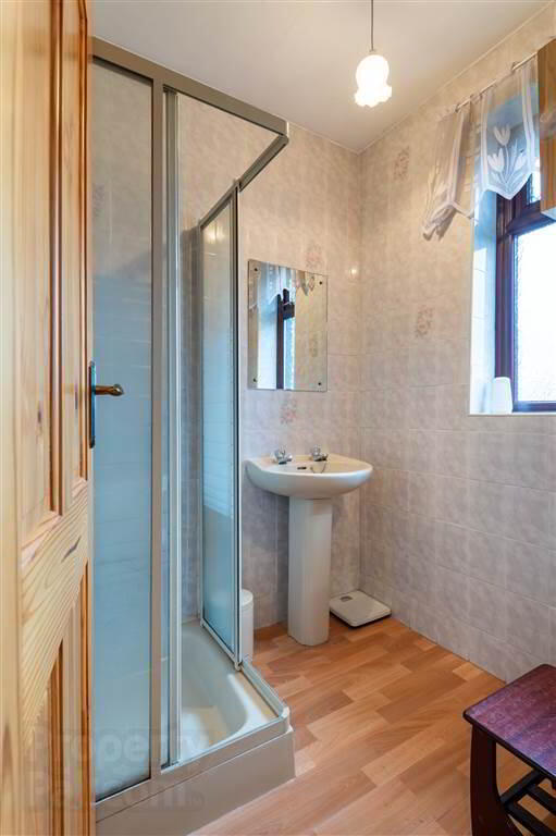 8 Benmore Drive 15 of 18