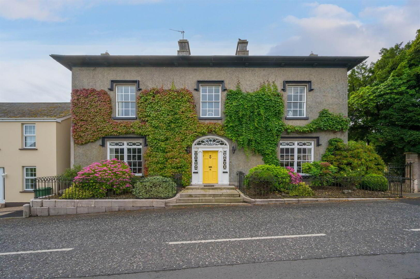 Loughgall House, 19 Main Street