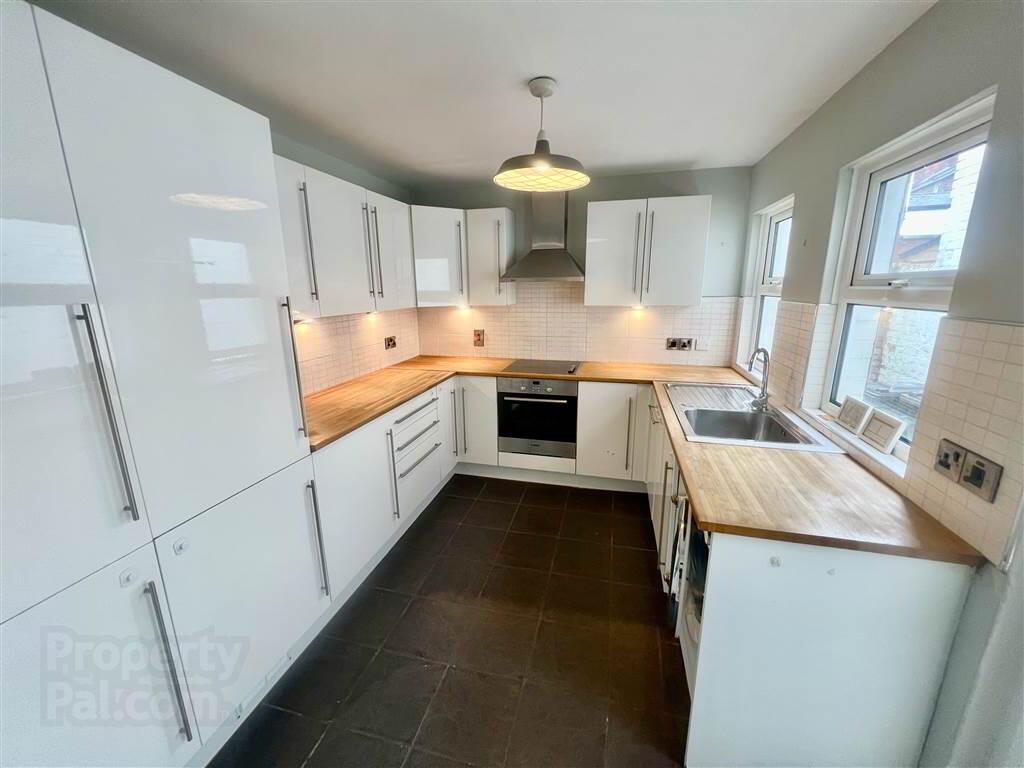 236 Ravenhill Road 9 of 24