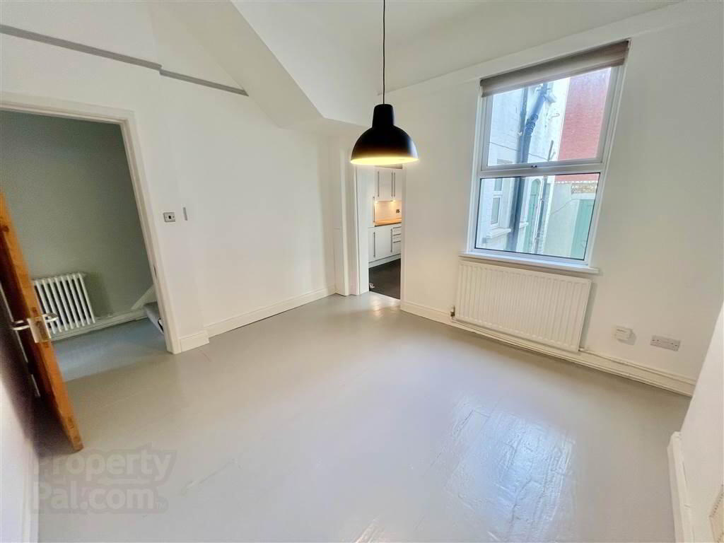 236 Ravenhill Road 8 of 24
