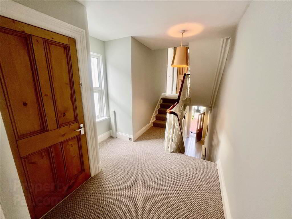 236 Ravenhill Road 10 of 24