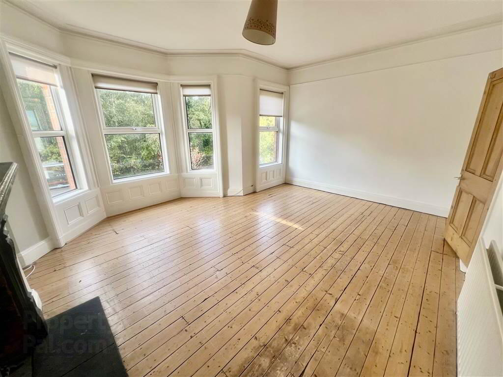 236 Ravenhill Road 13 of 24