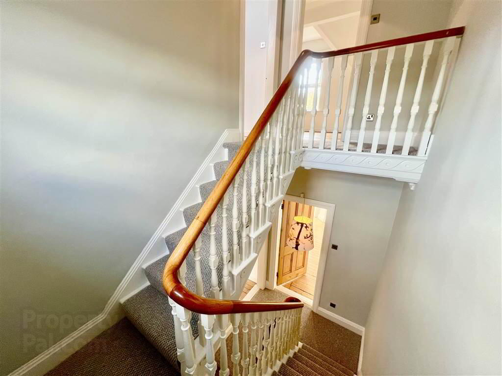236 Ravenhill Road 19 of 24