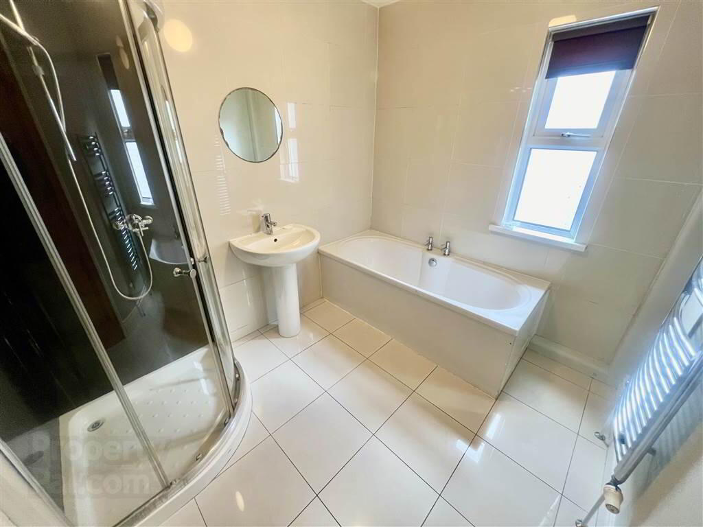 236 Ravenhill Road 18 of 24