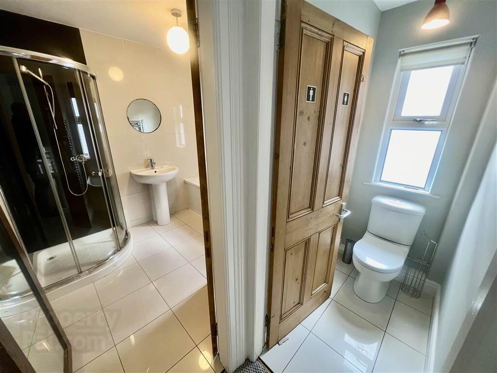 236 Ravenhill Road 17 of 24