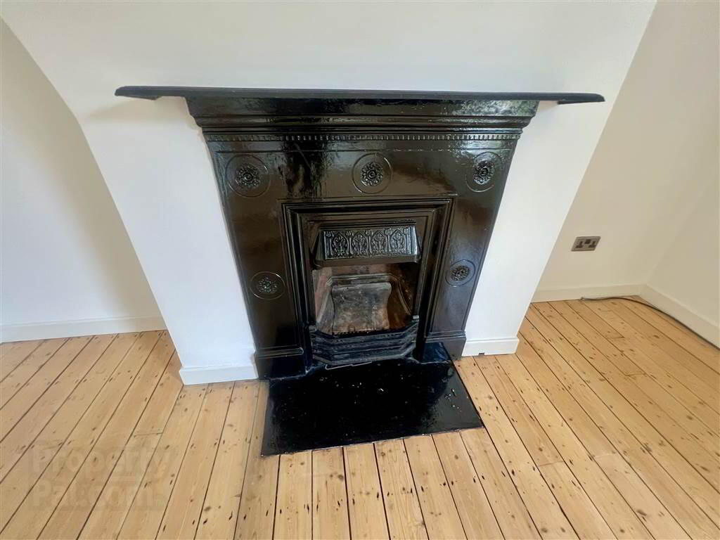 236 Ravenhill Road 21 of 24