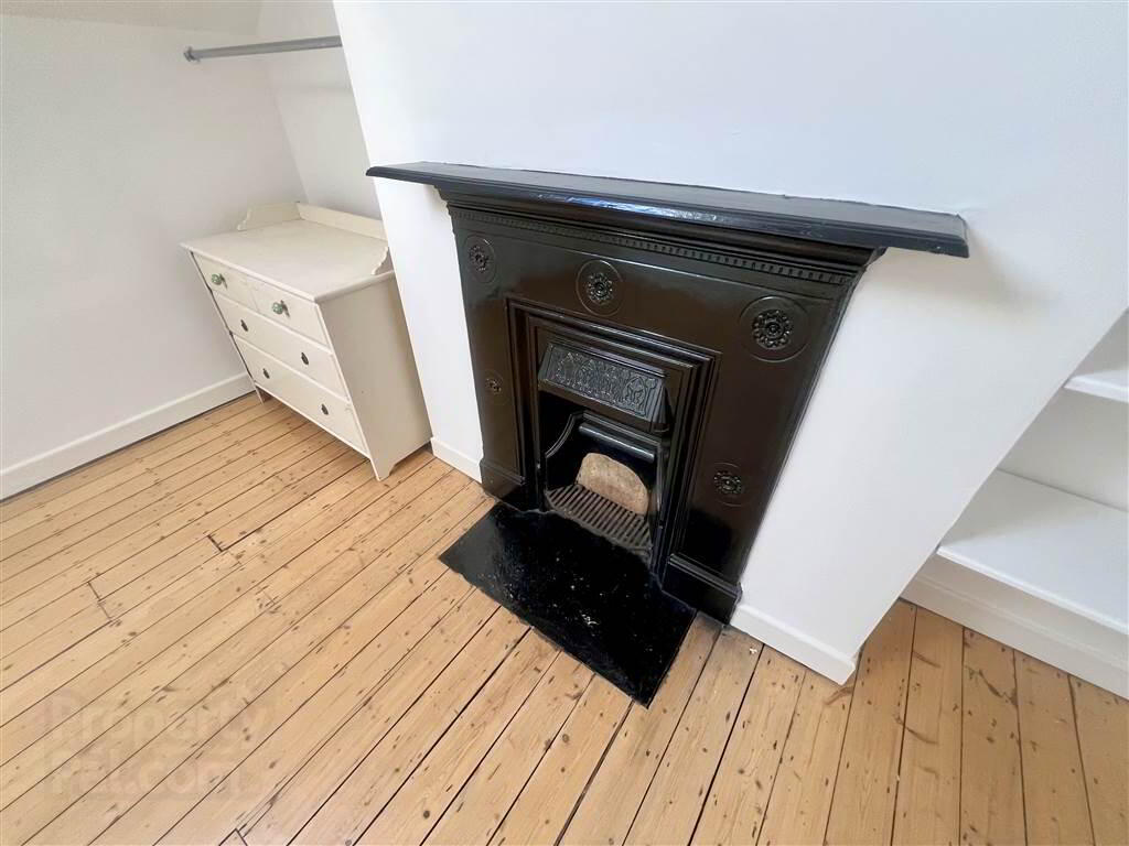 236 Ravenhill Road 23 of 24