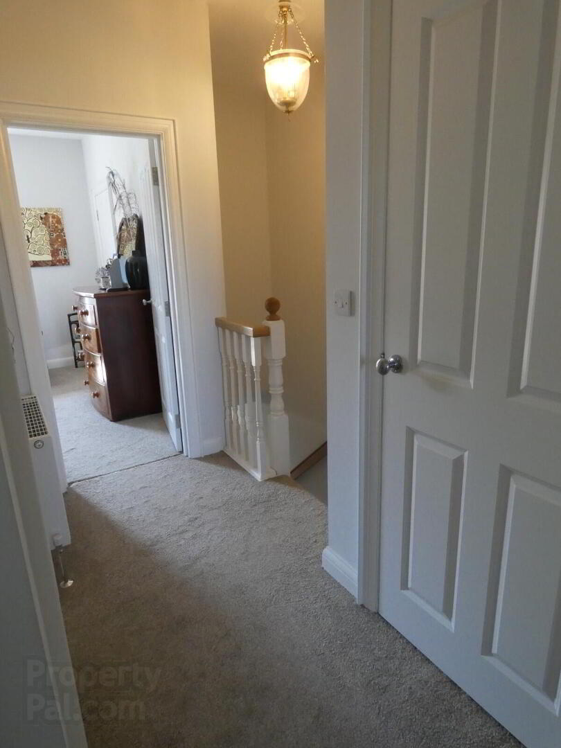 13 Paddock Lane 18 of 37