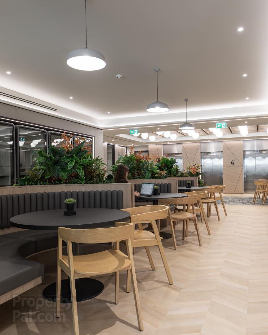 Metro Office, 6-9 Donegall Square South 6 of 37