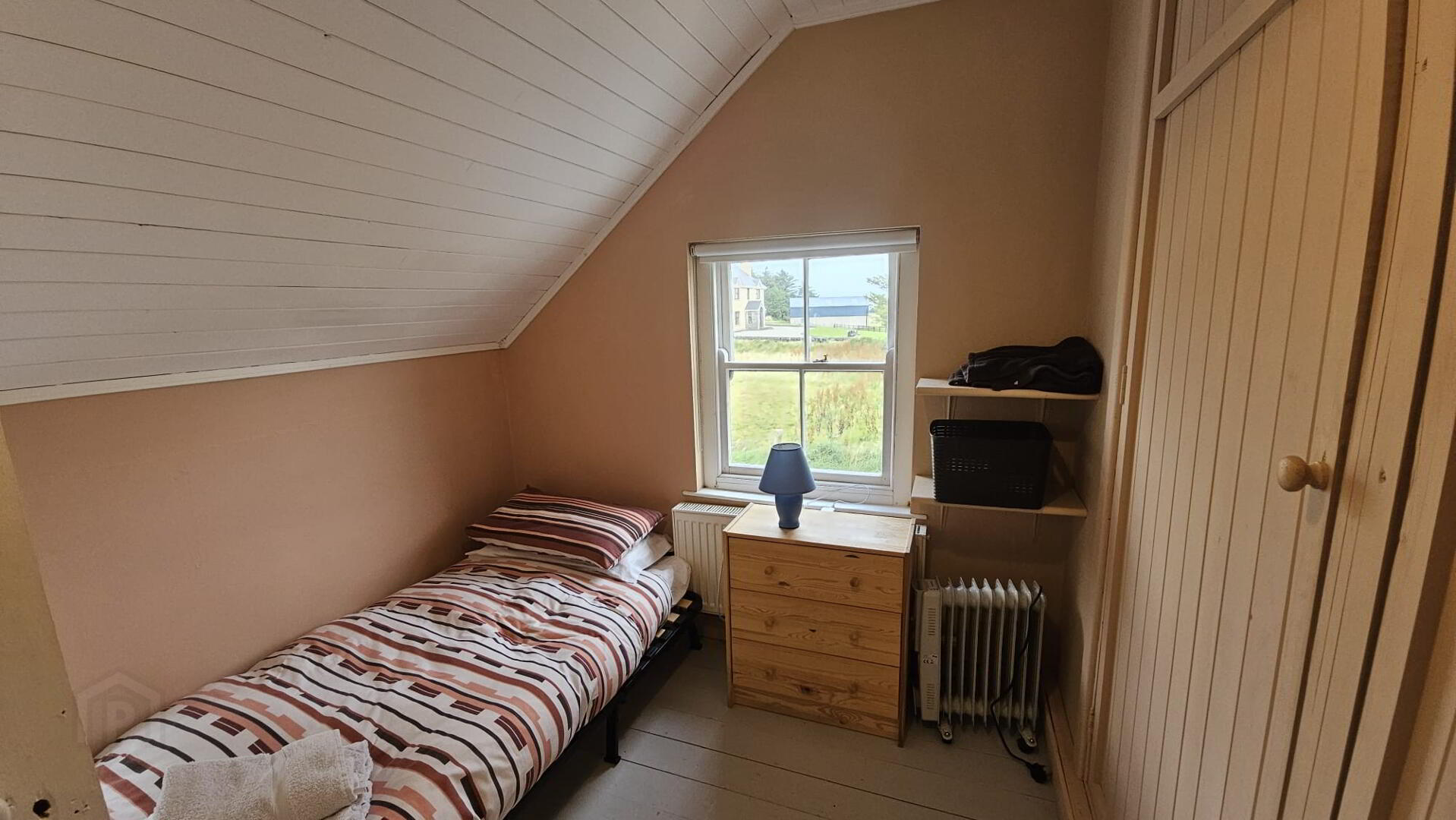 Cobblers Cottage, Baltony 25 of 33