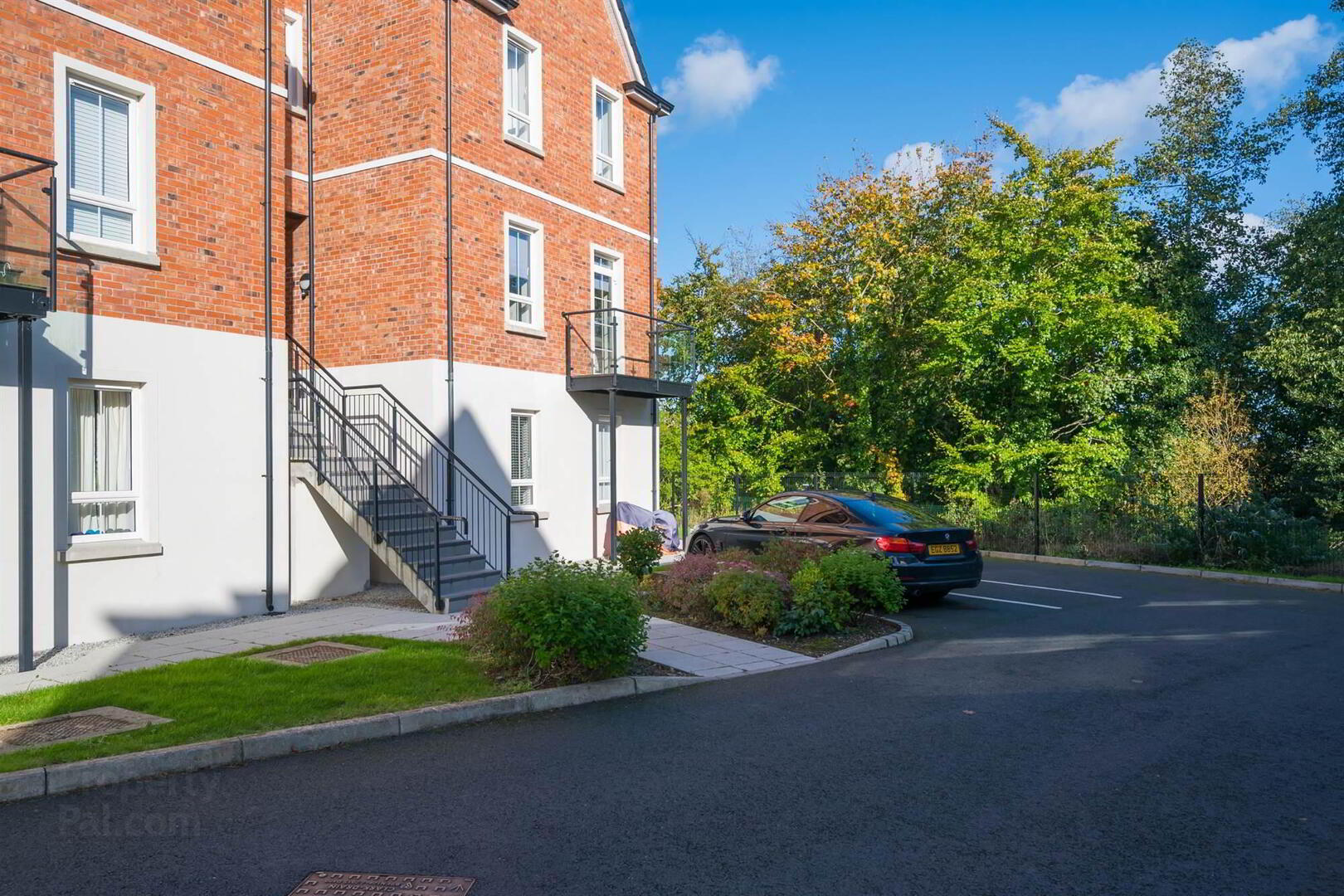 Apt 3 Quarter Wood, 129 Old Dundonald Road