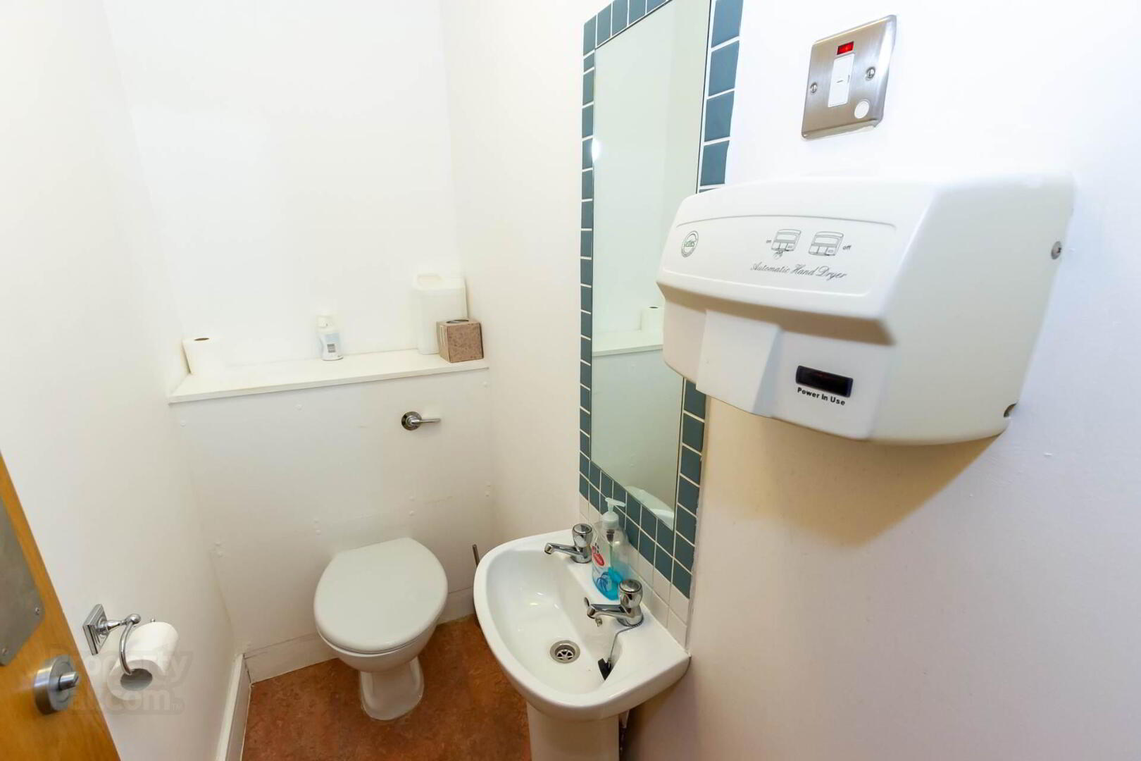 Unit 5 Block, F Nutgrove Office Park 22 of 23