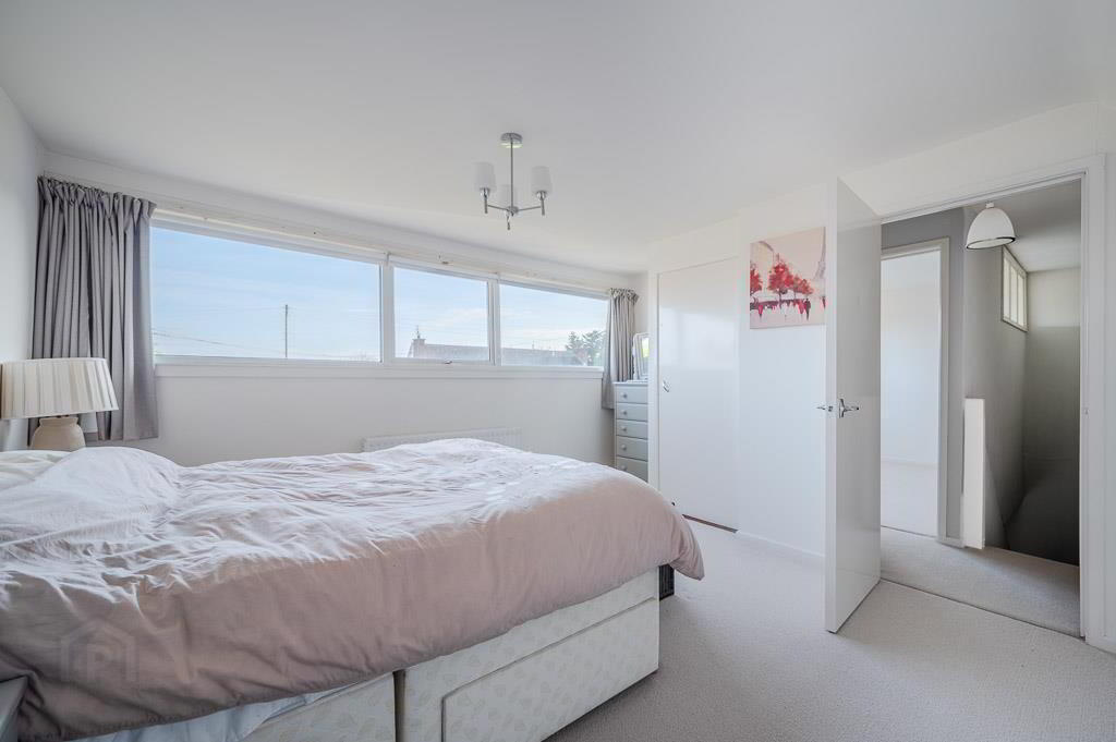 12 Rugby Crescent 11 of 15