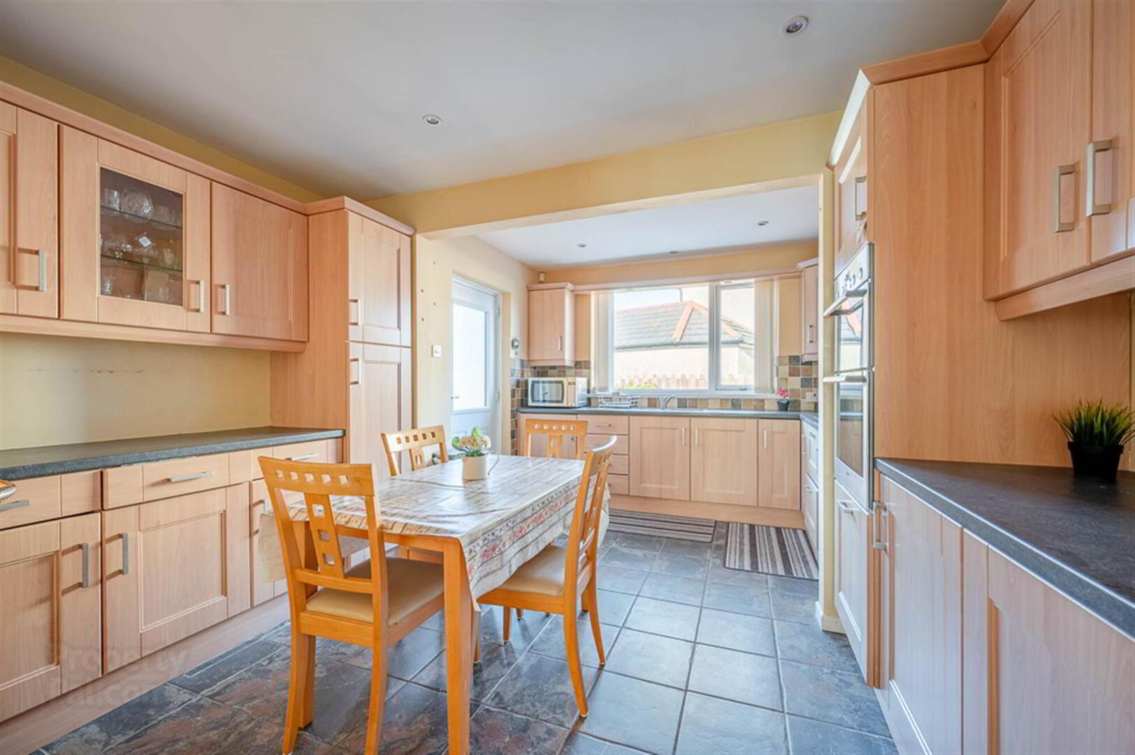 49 Towerview Crescent 11 of 17